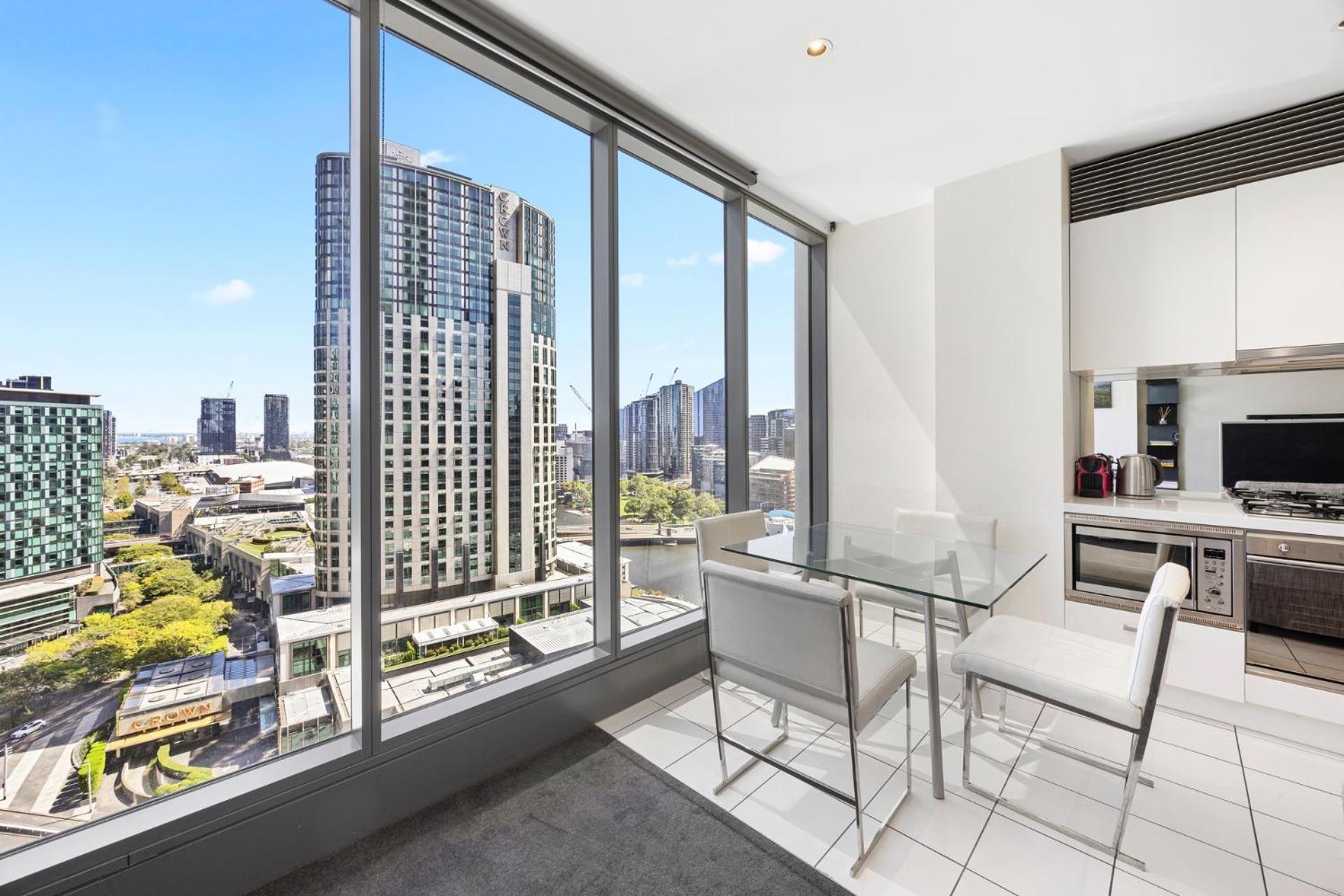 Luxury Designer Suite In Most Prestigious Location In เมลเบิร์น ภายนอก รูปภาพ