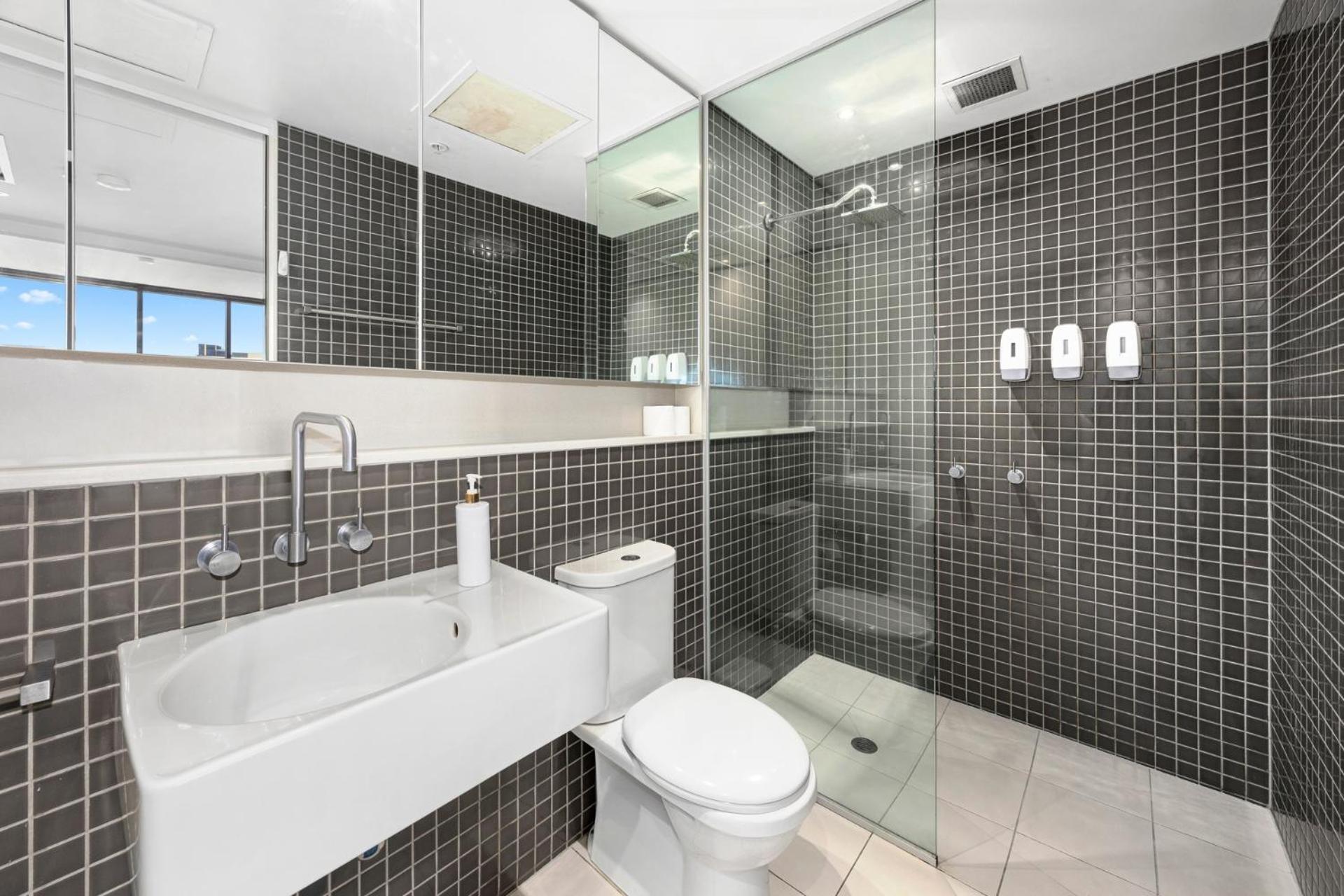Luxury Designer Suite In Most Prestigious Location In เมลเบิร์น ภายนอก รูปภาพ